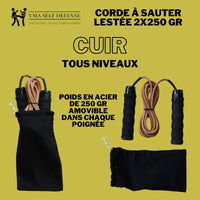 Corde à sauter en cuir avec leste total de 500 grammes : 2 lestes de 250 grammes par poignée + sacoche de transport en tissu/. Entraînement par roulement à billes.