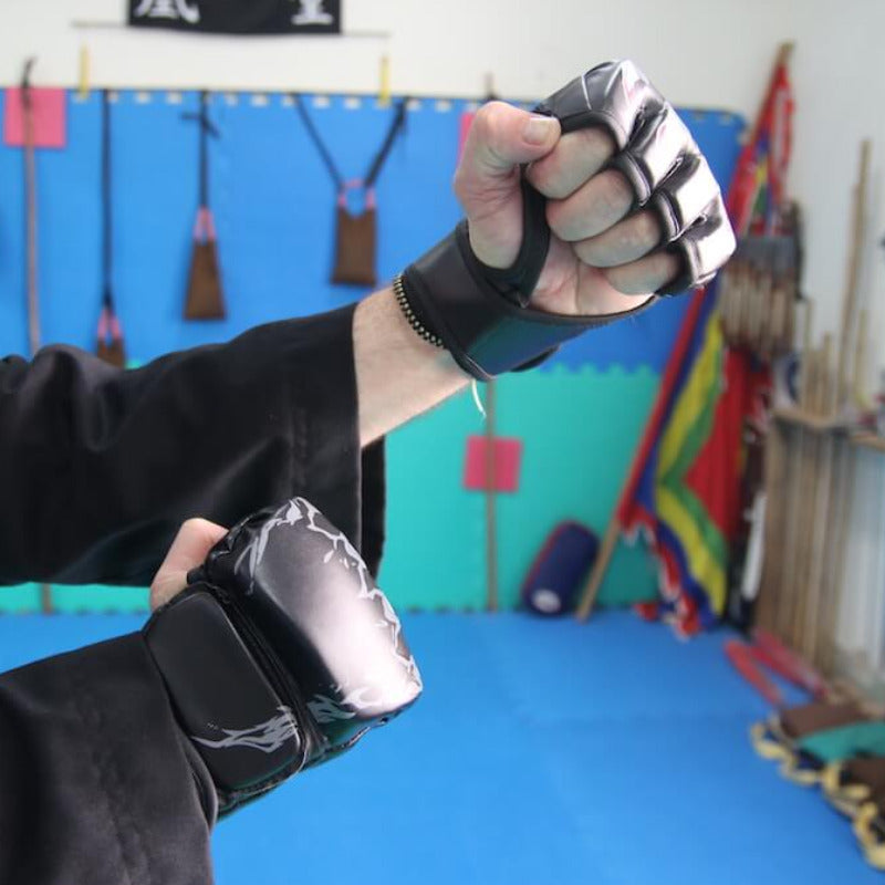 Paire de gants MMA et sports de combat en cuir au meilleur rapport  qualité-prix